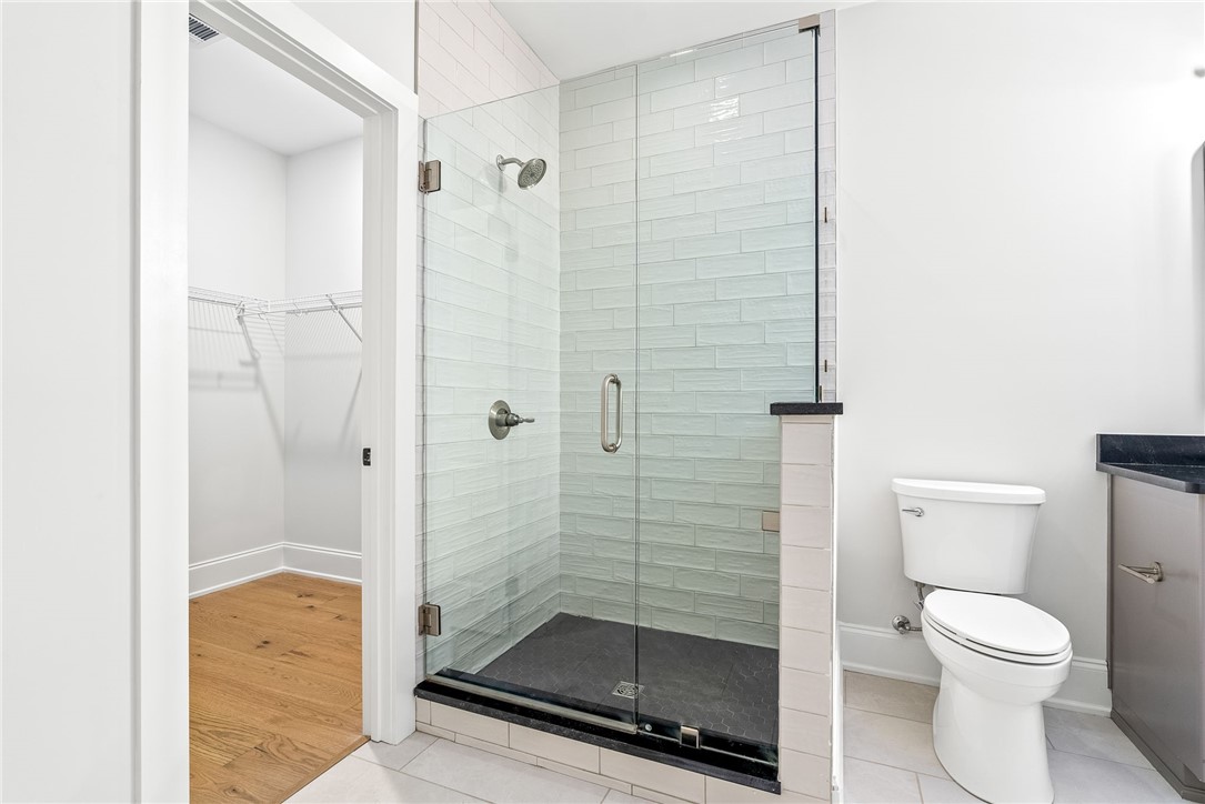 Auburn, Alabama 36830, United States, 4 Bedrooms Bedrooms, ,4 BathroomsBathrooms,Residential,Pending,89056