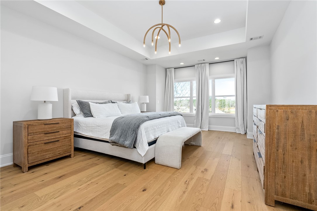 Auburn, Alabama 36830, United States, 4 Bedrooms Bedrooms, ,4 BathroomsBathrooms,Residential,Pending,89056