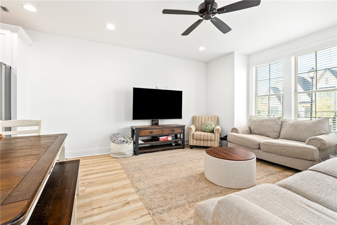 316 NORTHGATE Boulevard 9