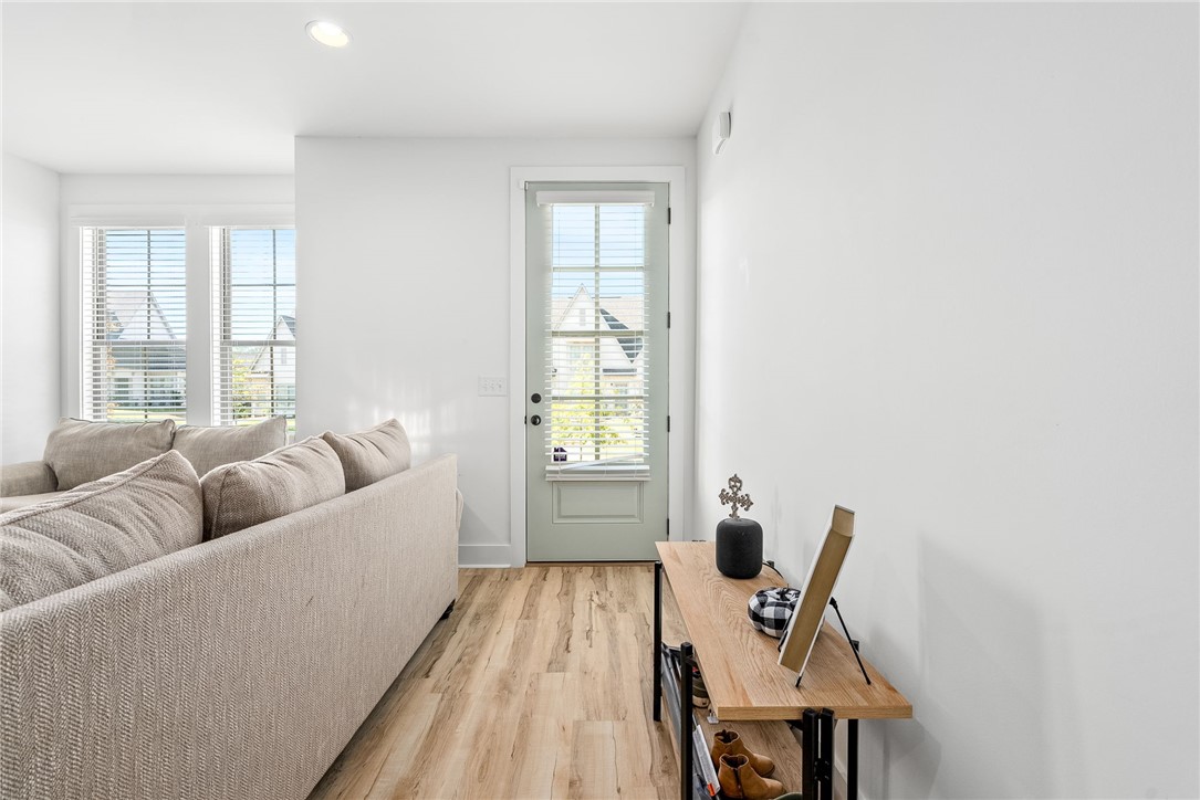 316 NORTHGATE Boulevard 9