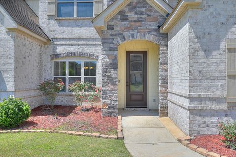 Photo of 821 WHITTINGTON Street, Auburn, AL 36832 (MLS # 174415)