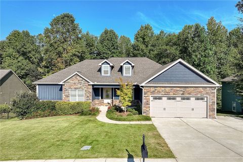 Photo of 1111 LIVE OAK Circle, Opelika, AL 36801 (MLS # 176560) Photo of 1111 LIVE OAK Circle, Opelika, AL 36801 (MLS # 176560)