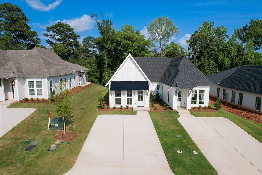 Photo of 3216 BRADLEY Lane, Auburn, AL 36830 (MLS # 182074)