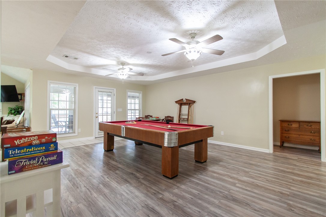 188 LEE ROAD 896