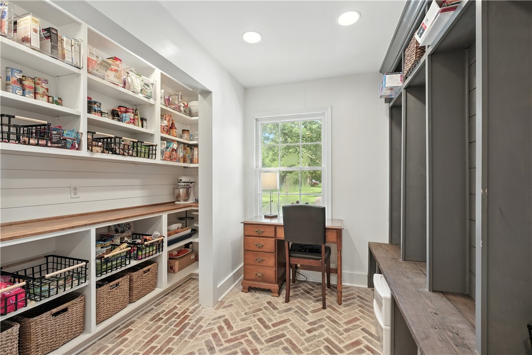 Auburn, Alabama 36832, United States, 4 Bedrooms Bedrooms, ,4 BathroomsBathrooms,Residential,Active,212721