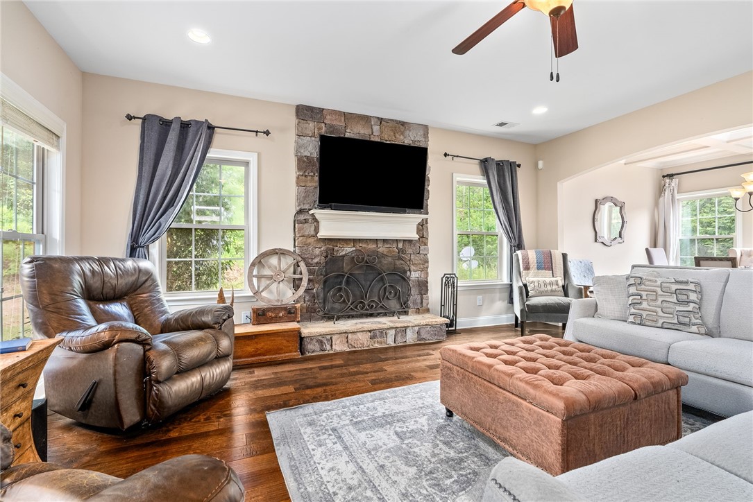 31 LEE ROAD 2160