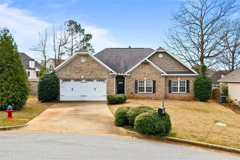 Photo of 2902 HANNAH Way, Opelika, AL 36801 (MLS # 178851)