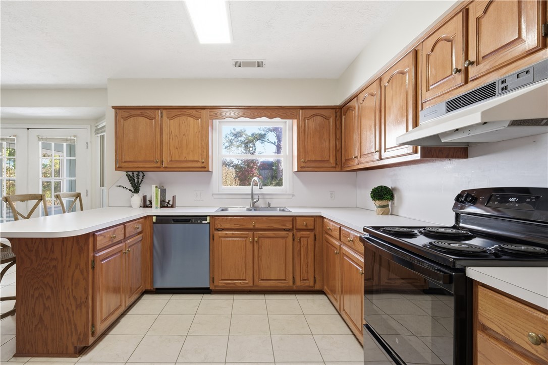 Auburn, Alabama 36830, United States, 4 Bedrooms Bedrooms, ,3 BathroomsBathrooms,Residential,Active,252950