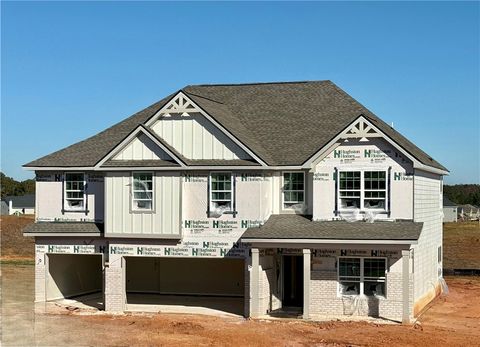 Photo of 2931 WYNDHAM VILLAGE Drive, Opelika, AL 36804 (MLS # 176546)