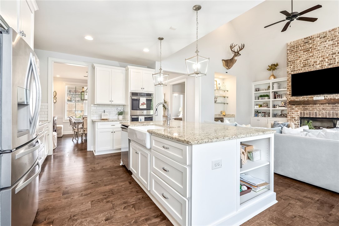 4135 CREEKWATER Crossing