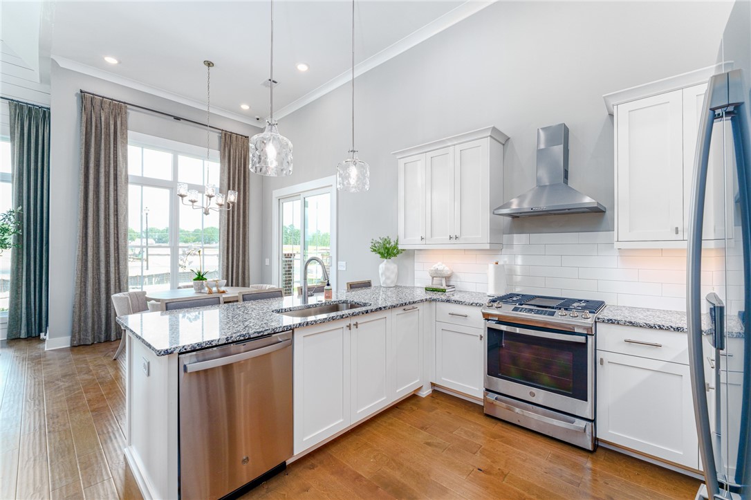 2054 DAWSON CORNER Loop