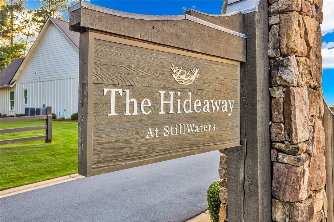 82 HIDEAWAY Loop