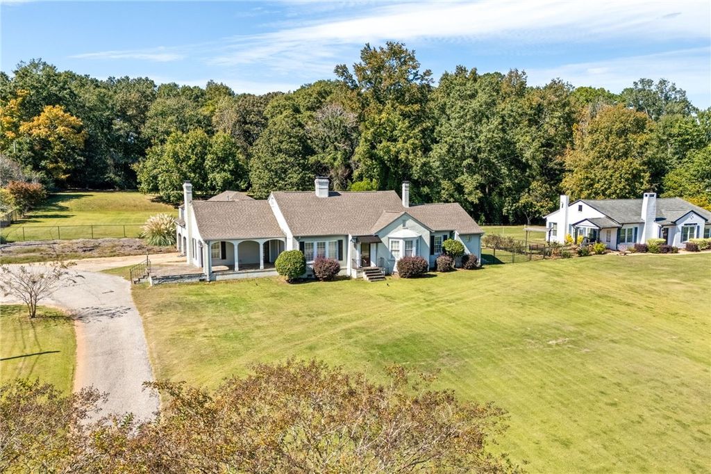 Photo of 423 S LAFAYETTE Street, Lafayette, AL 36862 (MLS # 177165)