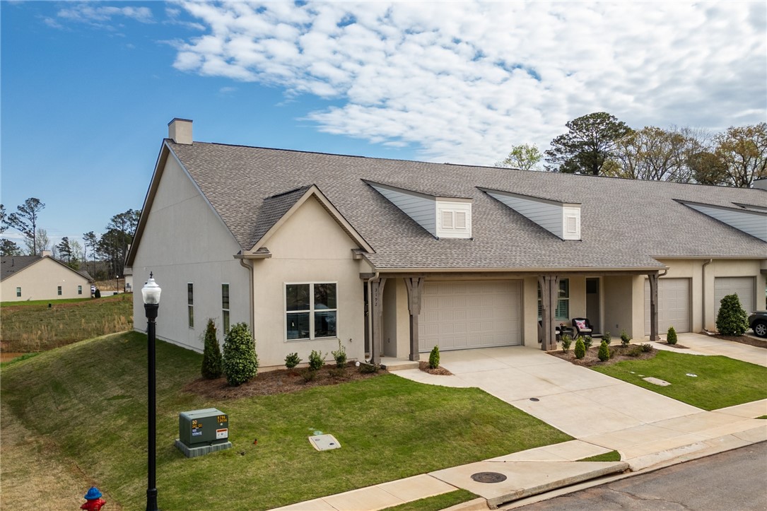 3118 CRESTMONT Court