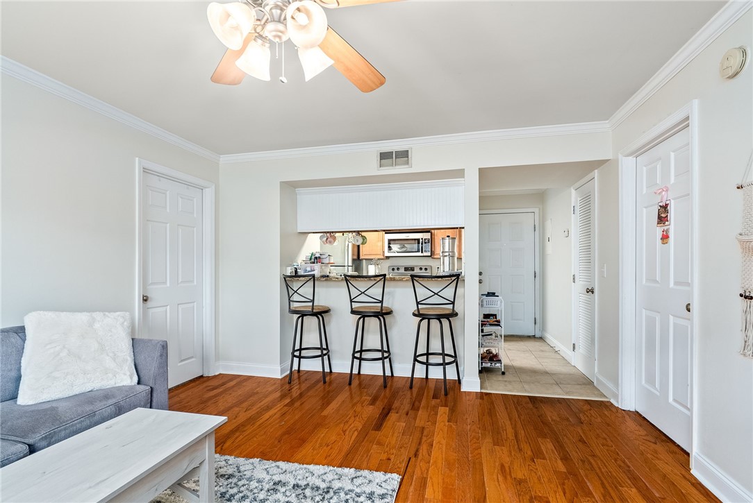 121 WRIGHT Street 1E