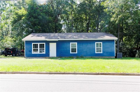 Photo of 329 BYRD Street, Auburn, AL 36832 (MLS # 177230)