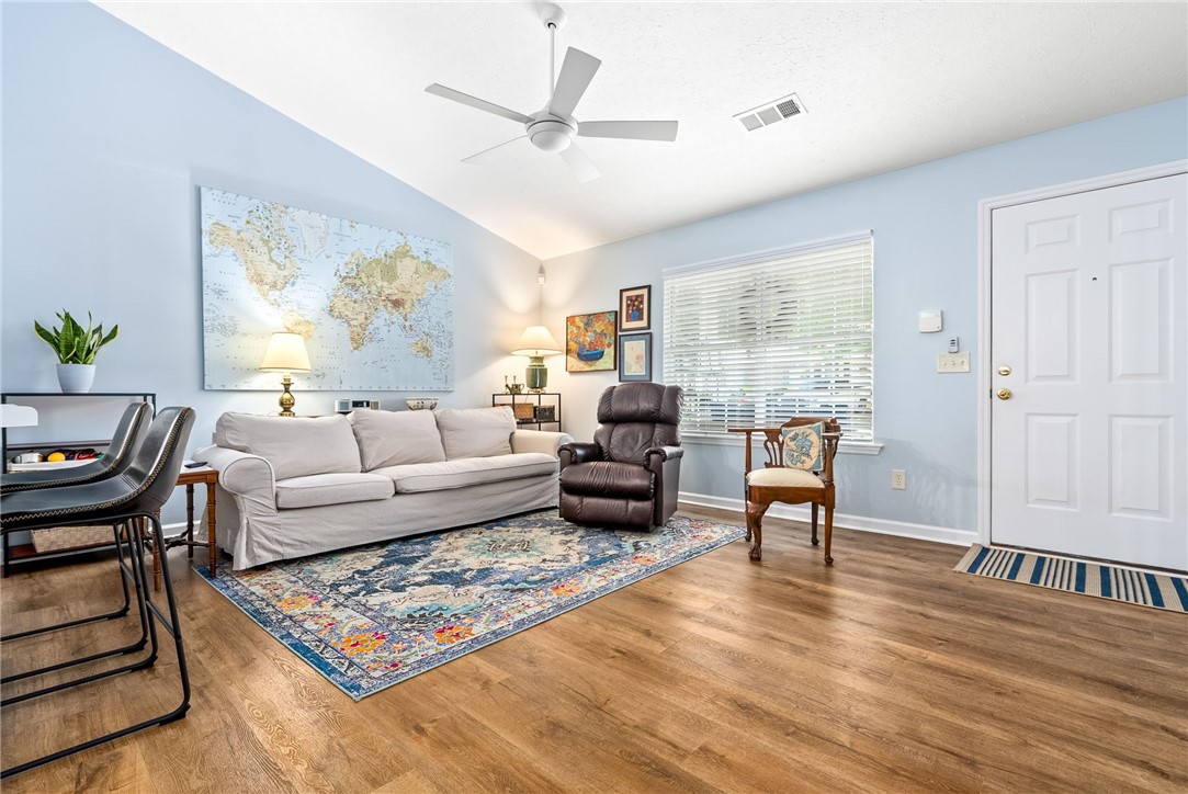 500 WAVERLY Place 403