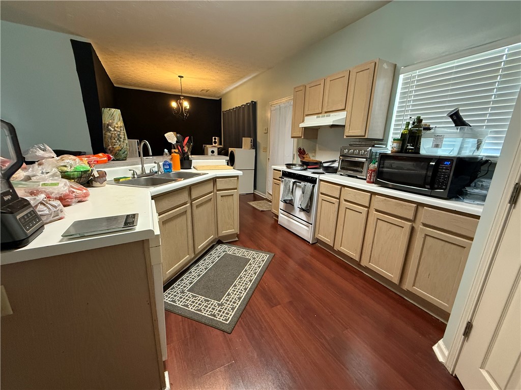 910-912-914 HARVARD Place