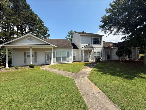 Photo of 910 HARVARD Place, Auburn, AL 36830 (MLS # 175032)