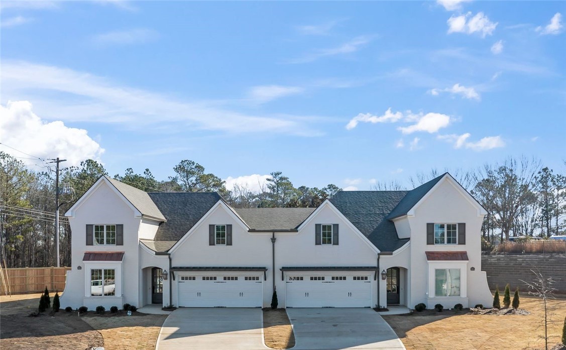 939 CLUBVIEW Court