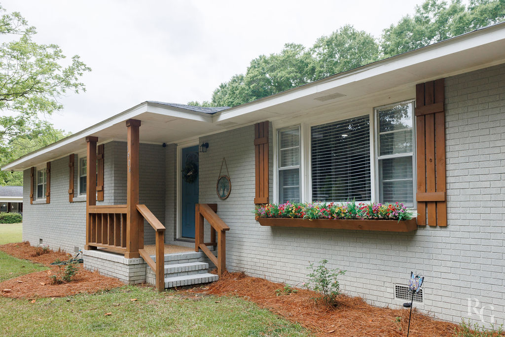 1904 HARBUCK Drive