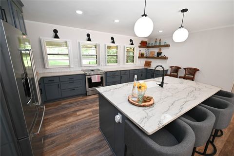 Photo of 510 S DEAN Road, Auburn, AL 36830 (MLS # 179208)