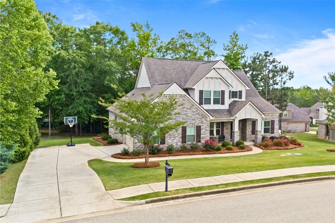 454 MONTICELLO Drive