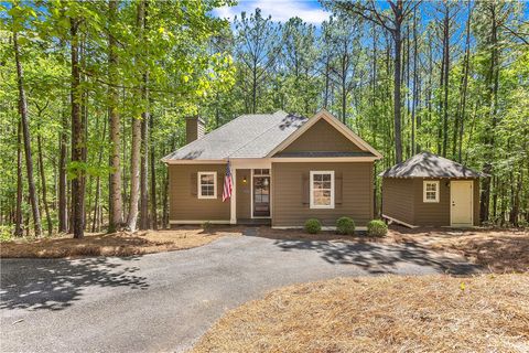 Photo of 173 VILLAGE Circle, Dadeville, AL 36853 (MLS # 180059)
