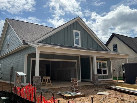 Photo of 2617 RUTLAND Road, Auburn, AL 36832 (MLS # 176654) Photo of 2617 RUTLAND Road, Auburn, AL 36832 (MLS # 176654)