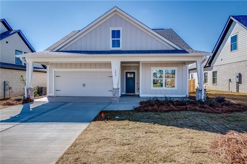 Photo of 2617 RUTLAND Road, Auburn, AL 36832 (MLS # 176654)