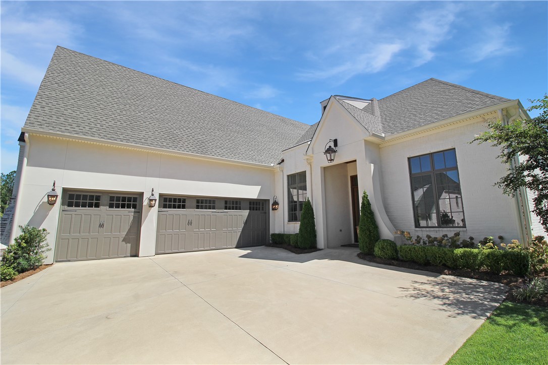 1318 MAGNOLIA CLUB Court