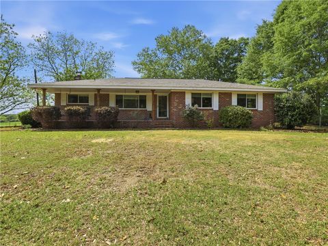 Photo of 11 COUNTY ROAD 75, Notasulga, AL 36866 (MLS # 180000)