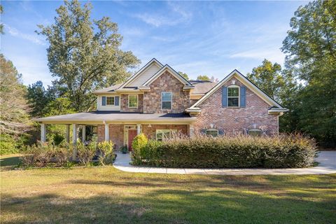 Photo of 1911 S LAKE Drive, Opelika, AL 36804 (MLS # 177122)