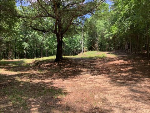 Photo of 3125 LEE ROAD 375, Valley, AL 36854 (MLS # 180471)