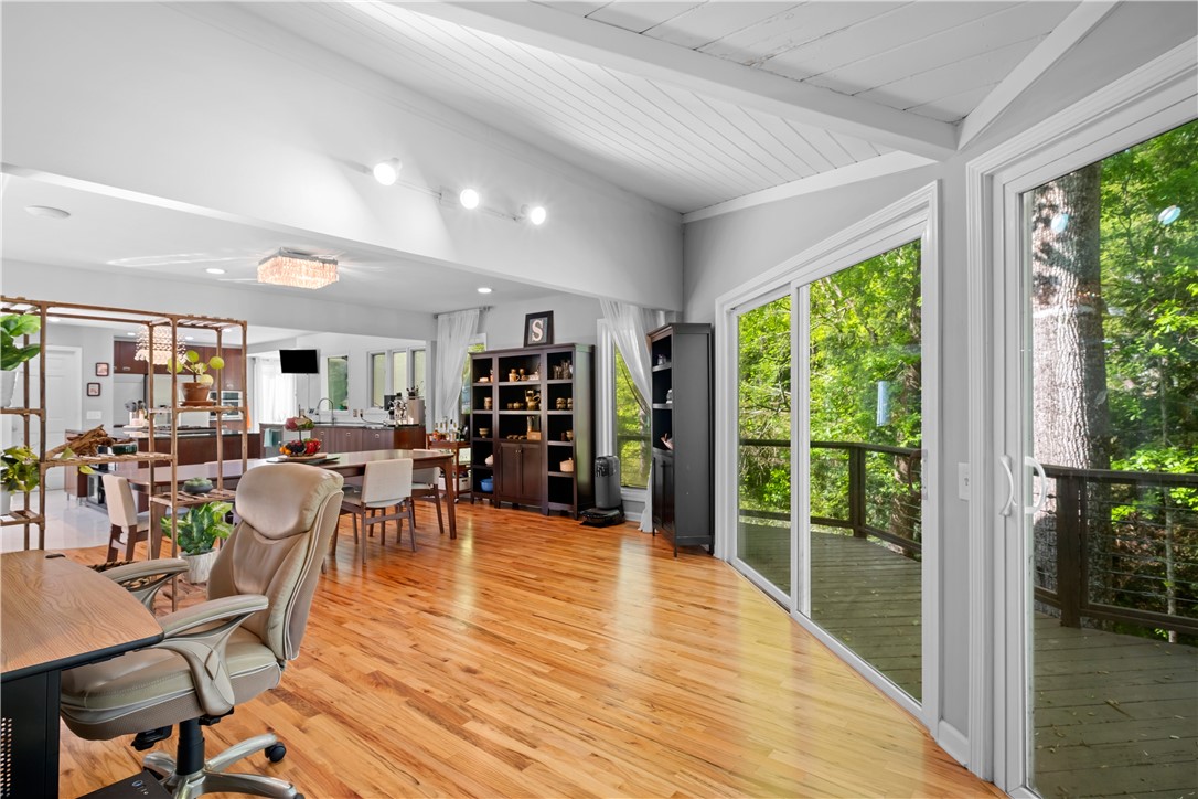 Opelika, Alabama 36804, United States, 4 Bedrooms Bedrooms, ,4 BathroomsBathrooms,Residential,Pending,107315