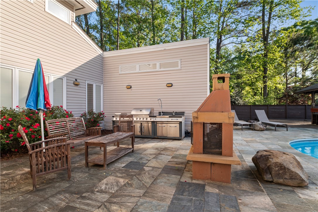 Opelika, Alabama 36804, United States, 4 Bedrooms Bedrooms, ,4 BathroomsBathrooms,Residential,Pending,107315