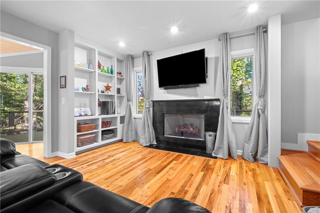 Opelika, Alabama 36804, United States, 4 Bedrooms Bedrooms, ,4 BathroomsBathrooms,Residential,Pending,107315