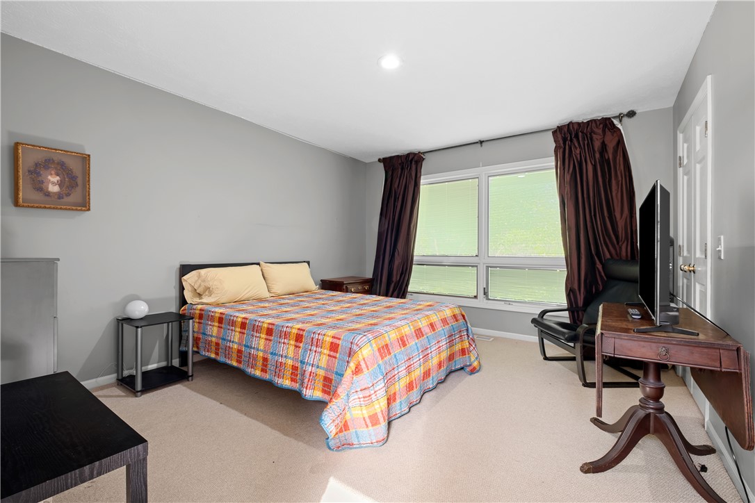 Opelika, Alabama 36804, United States, 4 Bedrooms Bedrooms, ,4 BathroomsBathrooms,Residential,Pending,107315