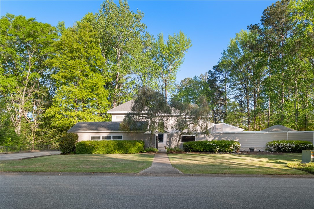 Opelika, Alabama 36804, United States, 4 Bedrooms Bedrooms, ,4 BathroomsBathrooms,Residential,Pending,107315