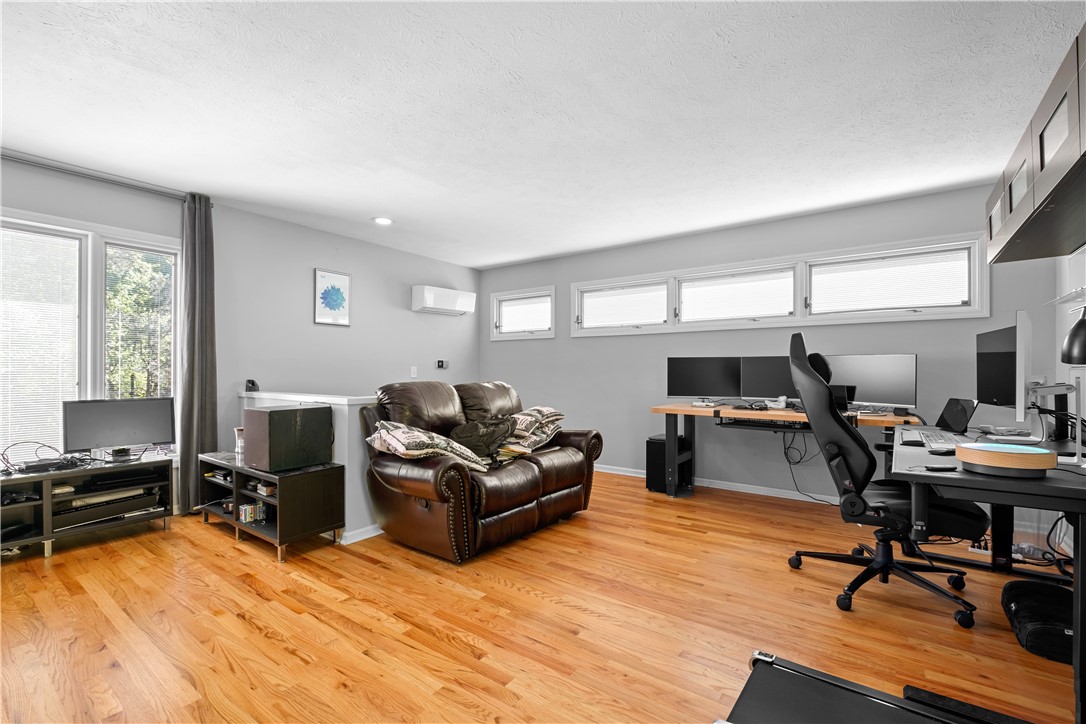 Opelika, Alabama 36804, United States, 4 Bedrooms Bedrooms, ,4 BathroomsBathrooms,Residential,Pending,107315