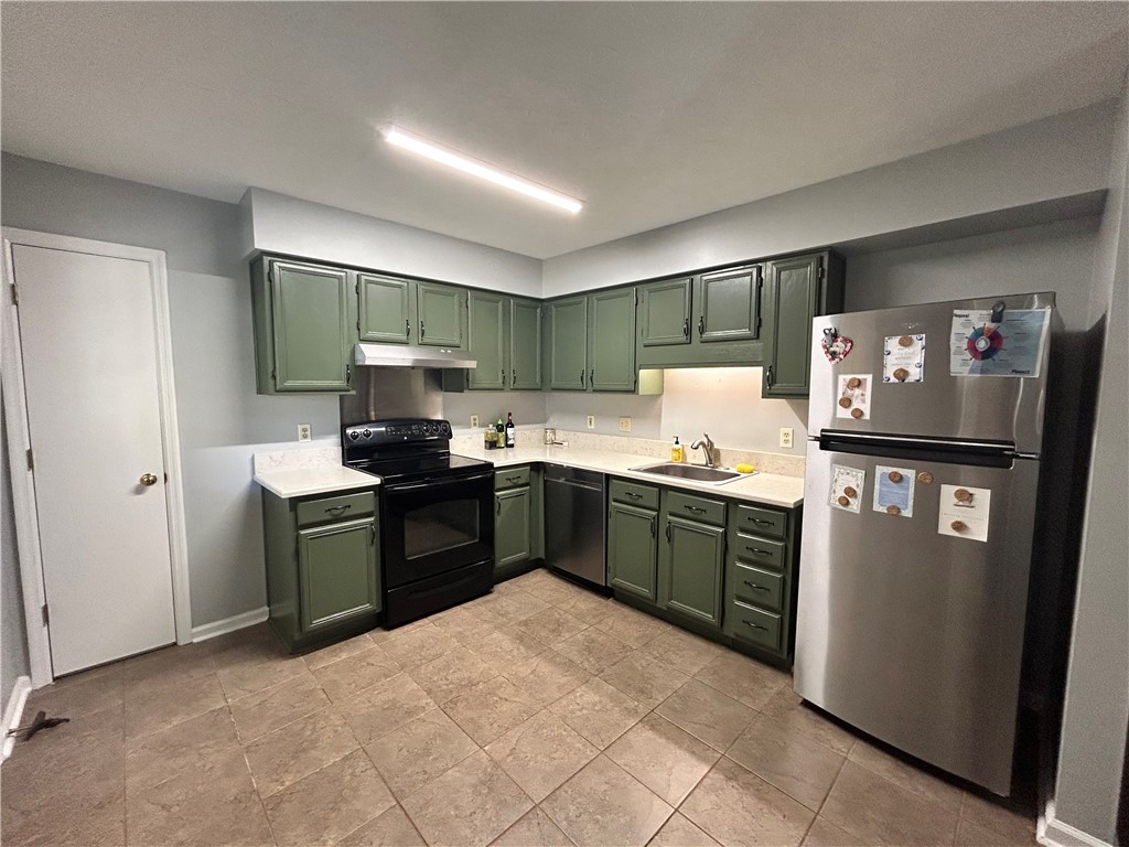 785 IROQUOIS Circle