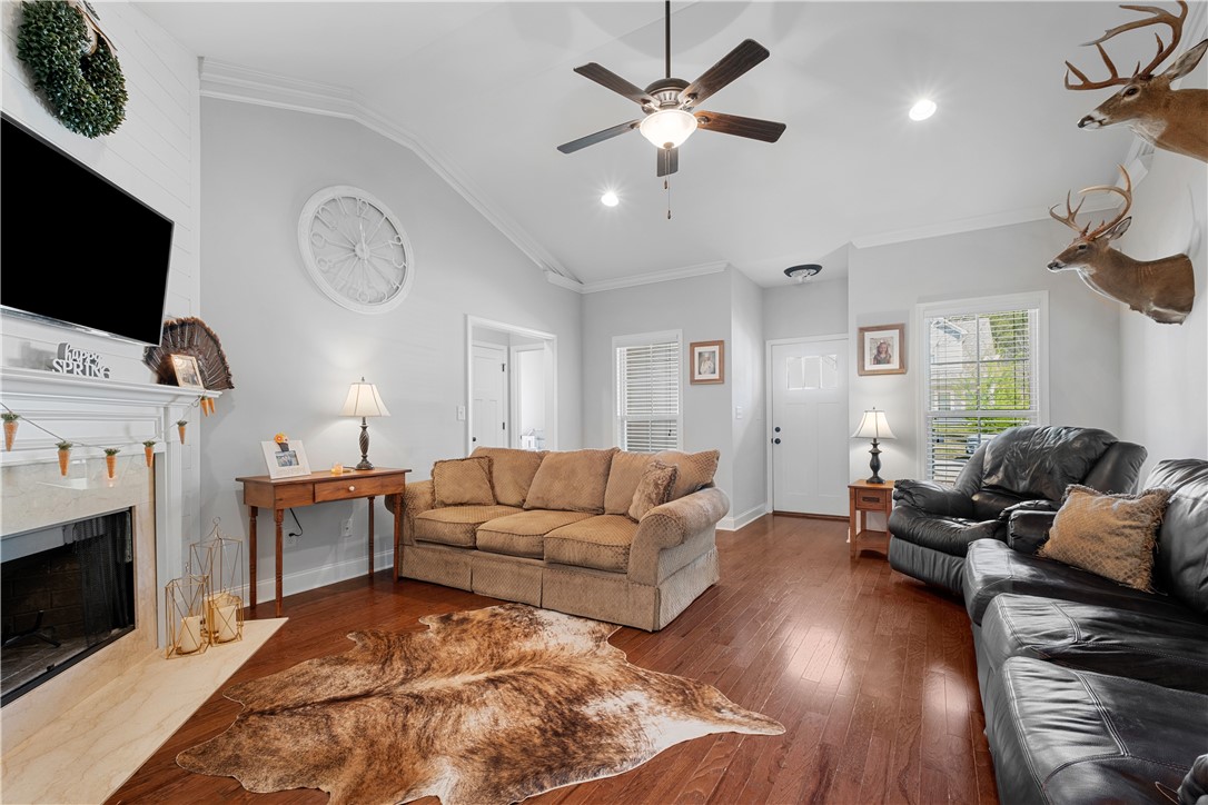 Auburn, Alabama 36879, United States, 3 Bedrooms Bedrooms, ,2 BathroomsBathrooms,Residential,Active,98929