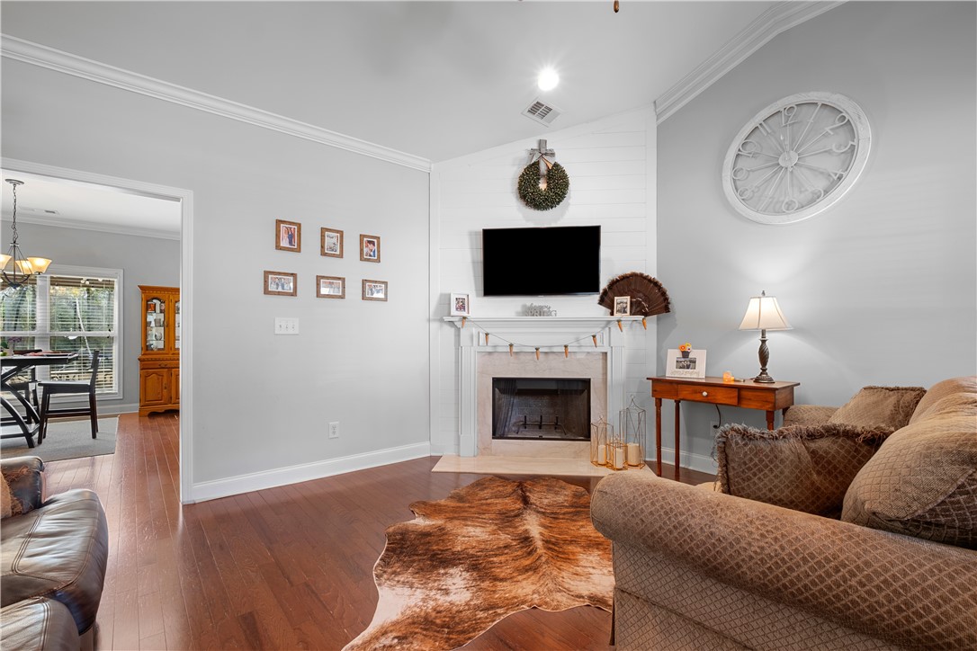 Auburn, Alabama 36879, United States, 3 Bedrooms Bedrooms, ,2 BathroomsBathrooms,Residential,Active,98929