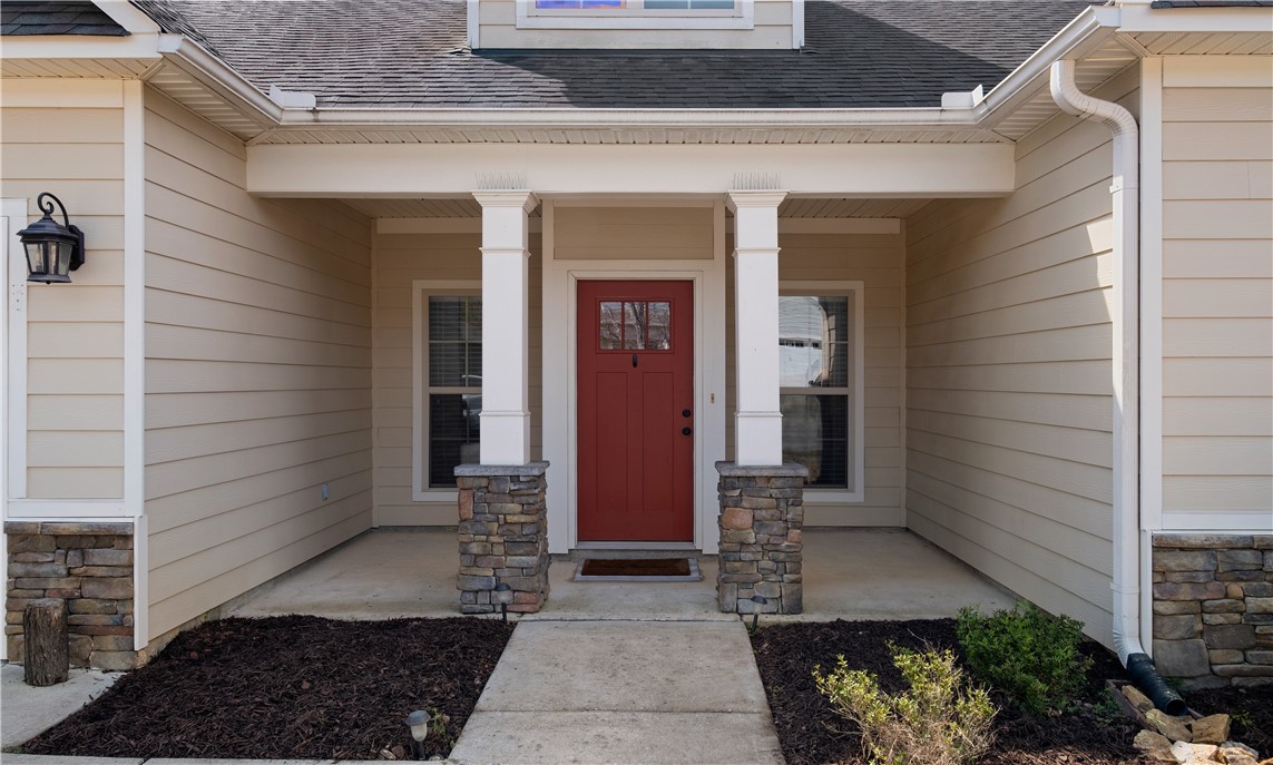 Auburn, Alabama 36879, United States, 3 Bedrooms Bedrooms, ,2 BathroomsBathrooms,Residential,Active,98929