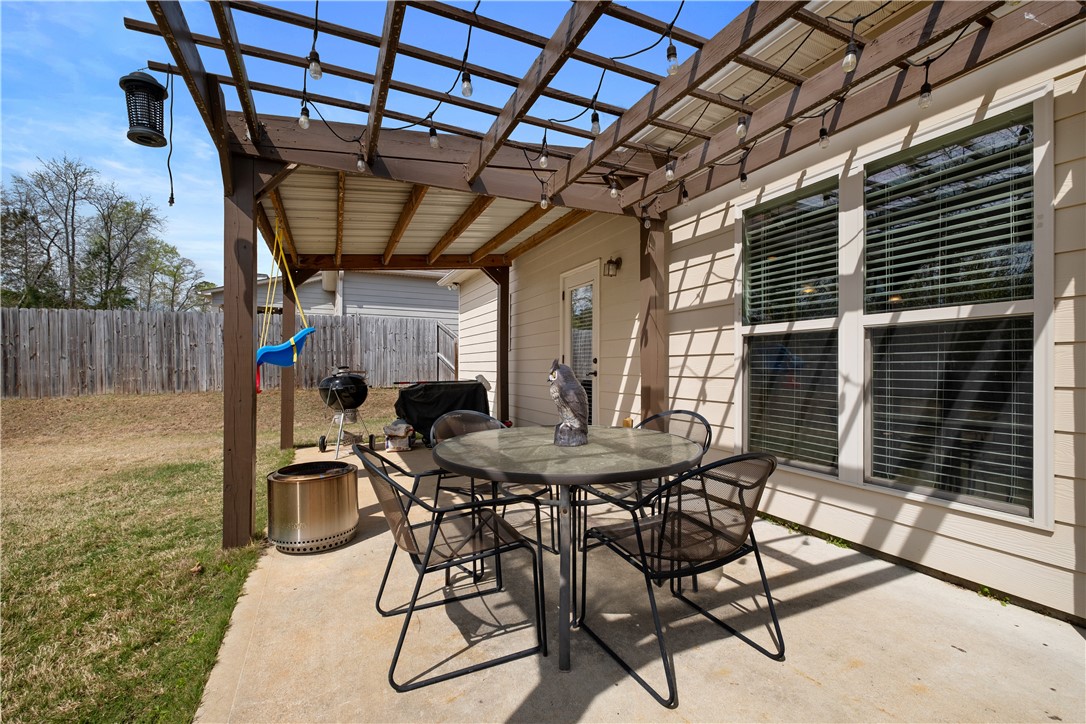 Auburn, Alabama 36879, United States, 3 Bedrooms Bedrooms, ,2 BathroomsBathrooms,Residential,Active,98929