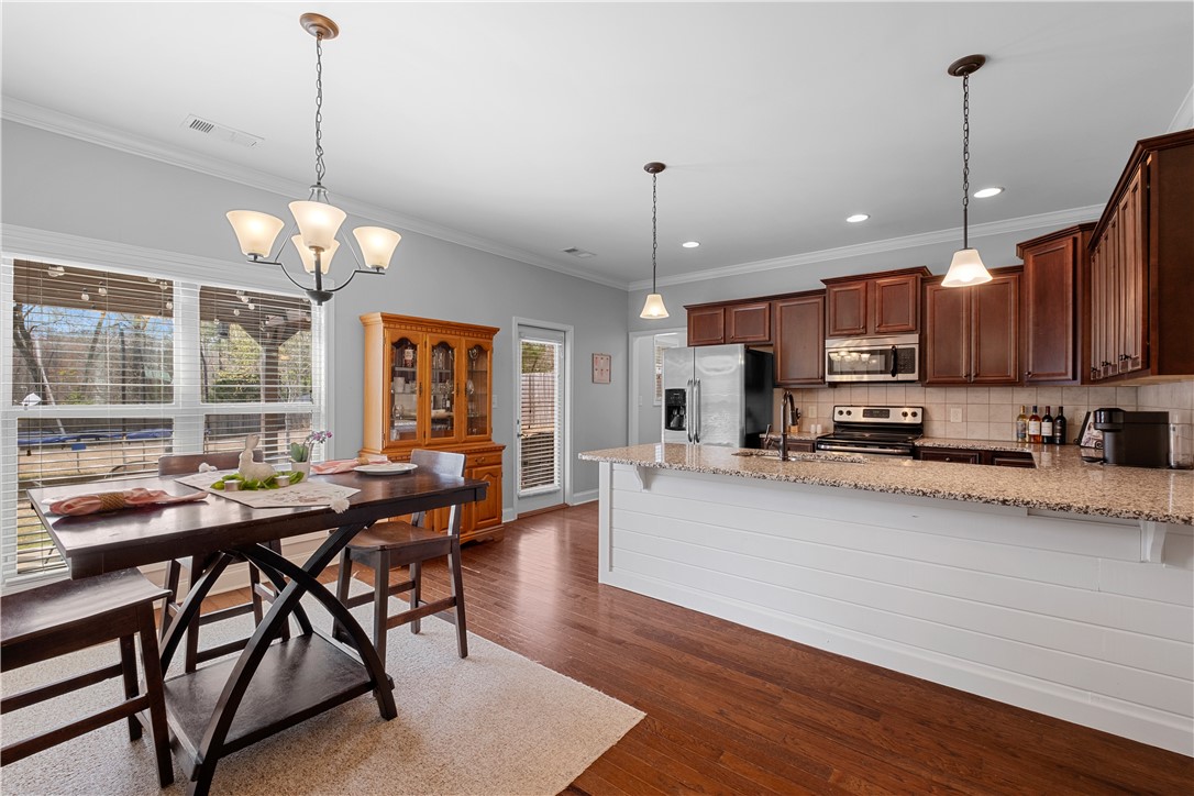 Auburn, Alabama 36879, United States, 3 Bedrooms Bedrooms, ,2 BathroomsBathrooms,Residential,Active,98929