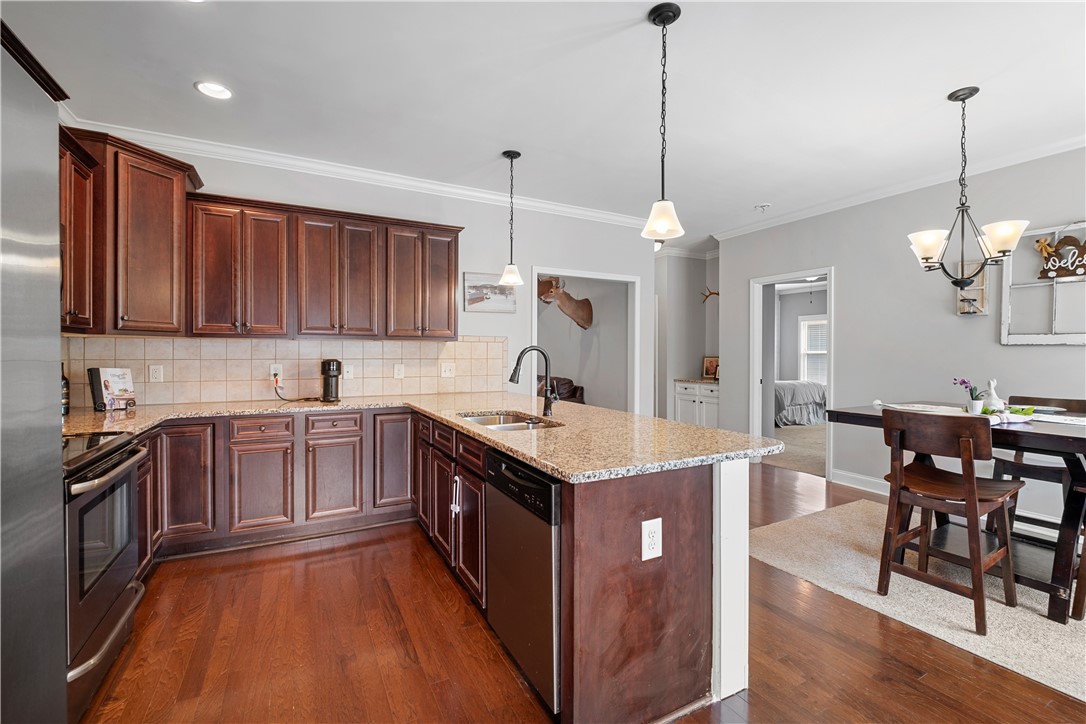 Auburn, Alabama 36879, United States, 3 Bedrooms Bedrooms, ,2 BathroomsBathrooms,Residential,Active,98929