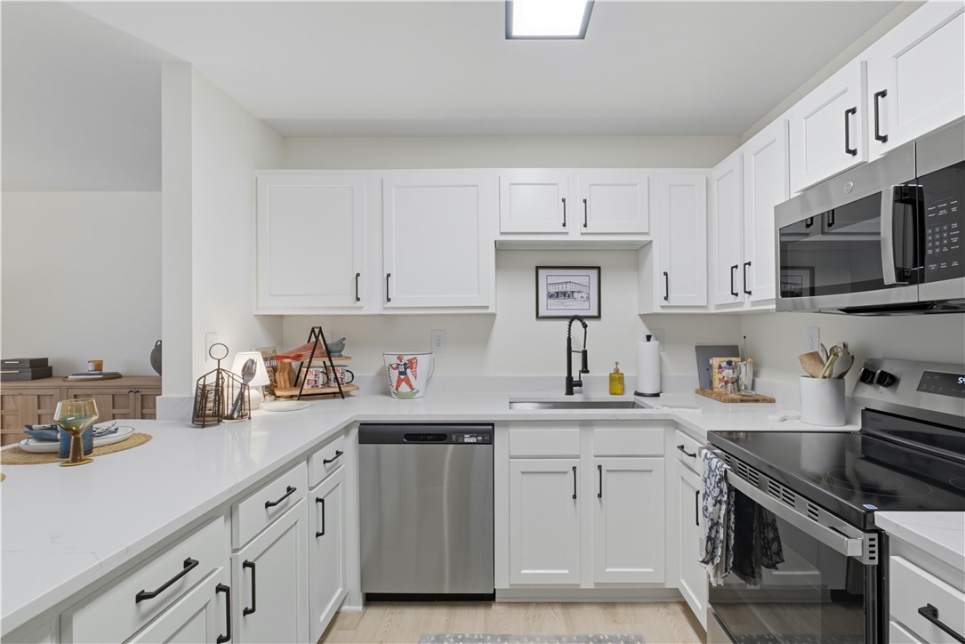 Auburn, Alabama 36830, United States, 3 Bedrooms Bedrooms, ,3 BathroomsBathrooms,Residential,Pending,236243