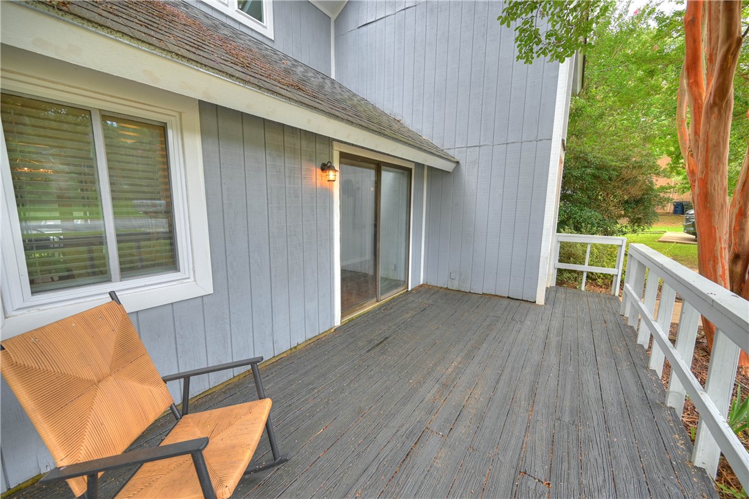 889 HOLLINS Road