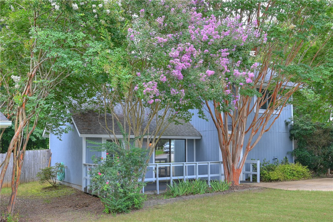 889 HOLLINS Road